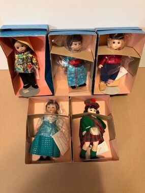 Madame Alexander dolls, lot of 5, International Series, original tags & boxes